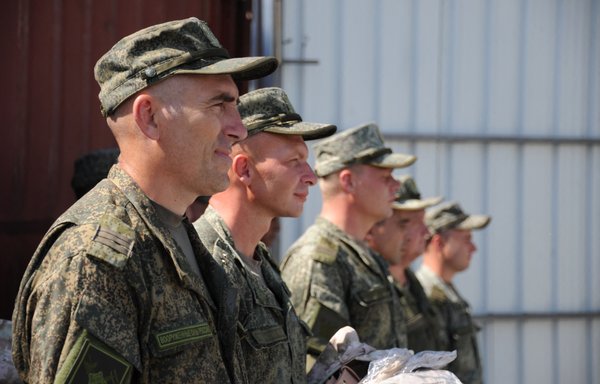 Newly arrived Russian soldiers collect their gear at the Russian military base of Hmeimim, located south-east of Latakia, Syria, on September 26, 2019. [Maxime Popov/AFP]