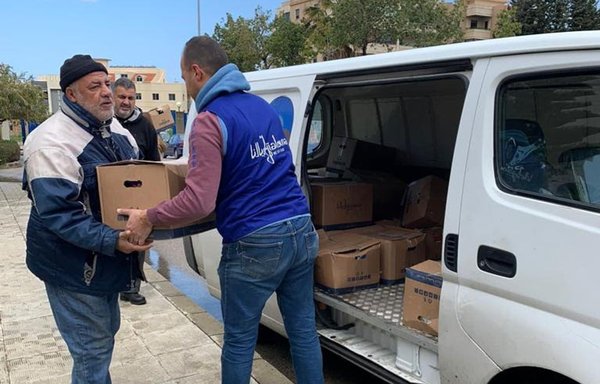 زادت جمعية أجيالنا الشبابية هذا العام من عدد المستفيدين من وجبات الإفطار من 5 آلاف إلى 18 ألف أسرة. [أجيالنا]