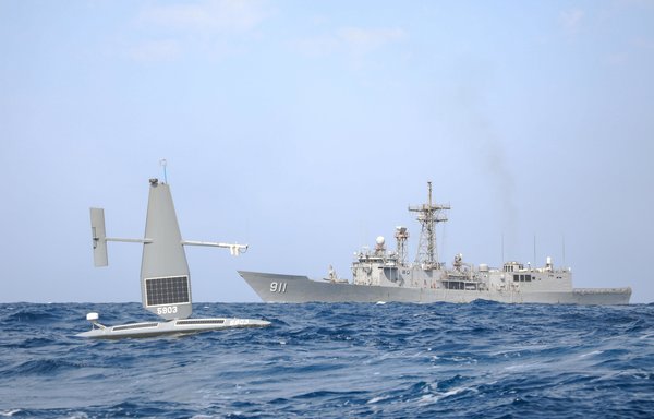 A Saildrone Explorer unmanned surface vessel and Egyptian naval frigate ENS Alexandria (F911) operate in the Red Sea on April 21 in support of the newly established Combined Task Force 153. [US Navy]