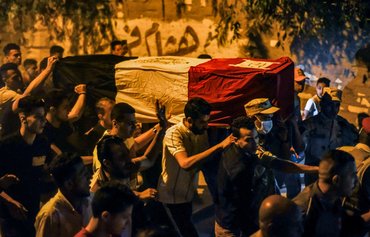 سوگواری مصر بر کشته شدن ١١ سرباز در حملۀ داعش در سینا و وعدۀ این کشور برای ادامۀ مبارزه