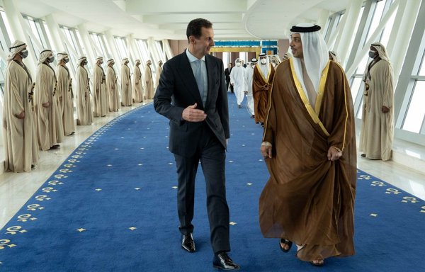 Syrian president Bashar al-Assad meets with Emirati officials in March. [Donya-ye Eghtesad]