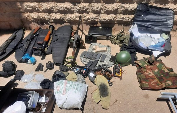 The Lebanese army displays weapons and ammunition it seized during raids in al-Sharawneh district of Baalbek. [Lebanese Army Command Directorate of Guidance]