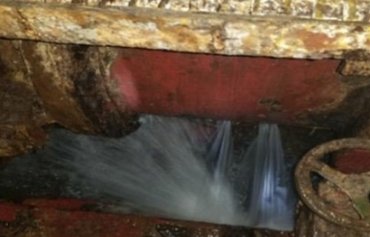 تعهد عربستان سعودی به تأمین ١۰ میلیون دلار برای جلوگیری از فاجعۀ بروز نشت نفت به دریای سرخ در یمن