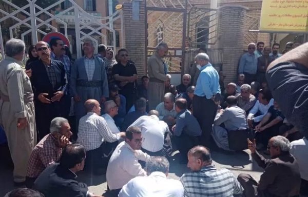 Teachers gather in protest in Kordestan, Iran, on June 16. [Twitter]