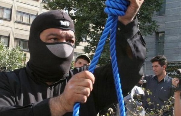 Rights groups have expressed alarm over the increasing number of executions in 2021 and 2022. [Iran International]