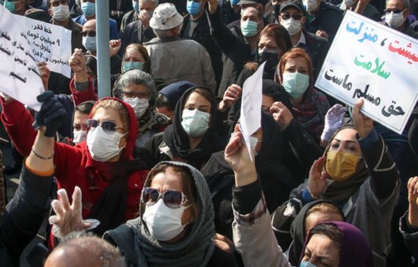 Iranian teachers, along with other workers and retirees, have been protesting difficult work conditions, low pay and unfulfilled promises. [Iran International]