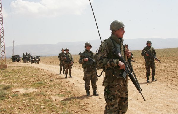 كثف الجيش اللبناني انتشاره في منطقة البقاع في مسعى للحد من حركة التهريب بين لبنان وسوريا. [زياد حاتم]