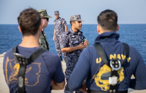 US sailors receive a safety briefing before a dive as part of the Eager Lion drill at the Royal Jordanian Naval Base in Aqaba, on September 4. [CENTCOM]