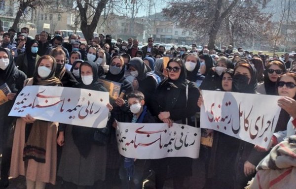 Teachers protest in Fars province, Iran last October. Teachers, retirees and workers of various sectors have been steadily protesting low pay and insufficient benefits. [Farsnews.ir]