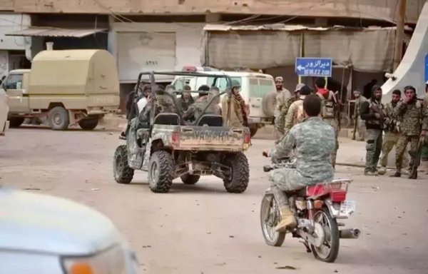 Iranian militia elements are seen in Deir Ezzor on December 18, 2020. [Sada al-Sharqiyieh/Facebook]