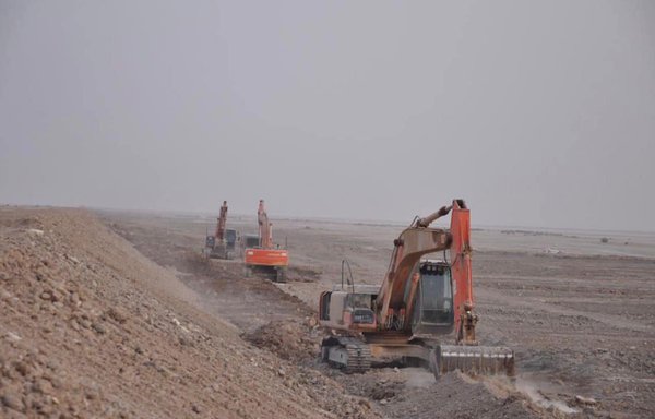 Iraq is building an earthen berm along the border with Iran in order to fortify the border and stop infiltration and smuggling attempts. [Border Guard Forces Command]