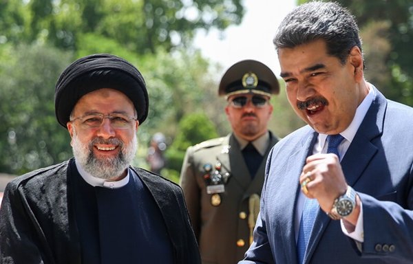 Iranian President Ebrahim Raisi and his Venezuelan counterpart Nicolás Maduro in Tehran in June. [Entekhab]