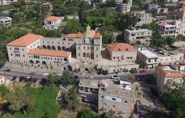A general view of Souq el-Gharb, a town in the Aley district of Mount Lebanon, where Al-Qard al-Hasan is poised to open a new branch. [Courtesy of Souq el-Gharb Facebook page]