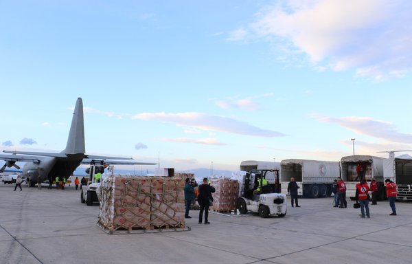 Aid arrives at Damascus International Airport on February 8, contrary to rumours about the skies being closed to aid because of the sanctions. [Syrian Arab Red Crescent]