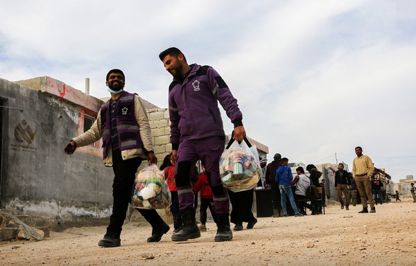 Humanitarian organisations have been distributing food in Syria's opposition-controlled Idlib province to help people cope with high prices before Ramadan. [Violet Organisation]