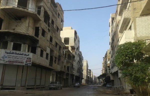 يقوم حزب الله بشراء العقارات في مدينة داريا الواقعة بريف دمشق والتي عانت من أضرار هائلة وحركة نزوح كبيرة خلال الحرب. ويقع ضريح السيدة سكينة في هذه المنطقة. [المشارق]