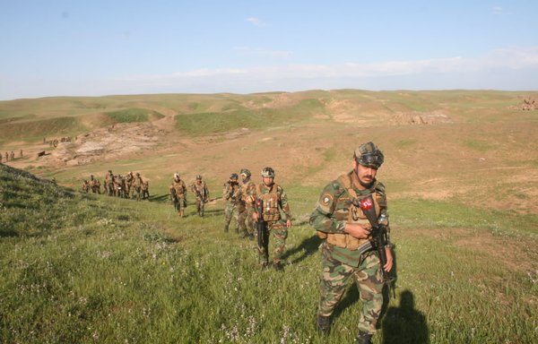 سربازان عراقی در روز ۲۷ اسفند در یک عملیات امنیتی علیه عناصر داعش در شمال کشور شرکت کرده‌اند. [وزارت دفاع عراق]