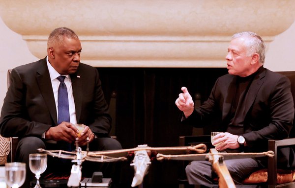 Jordanian King Abdullah meets with US Secretary of Defence Lloyd Austin in Amman on March 5. [The Royal Hashemite Court of Jordan]
