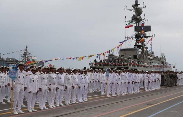 The Iranian navy put on a great show of welcoming the crew of its 86th flotilla back to the country from its circumnavigation around the world, on May 17. [Mashregh News]