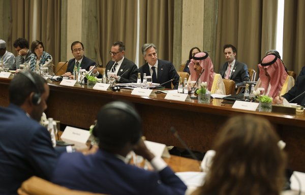 US Secretary of State Antony Blinken (C) and Saudi Foreign Minister Faisal Bin Farhan (2nd-R) attend the Ministerial meeting for the Global Coalition to Defeat ISIS in Riyadh on June 8. [Ahmed Yosri/POOL/AFP]